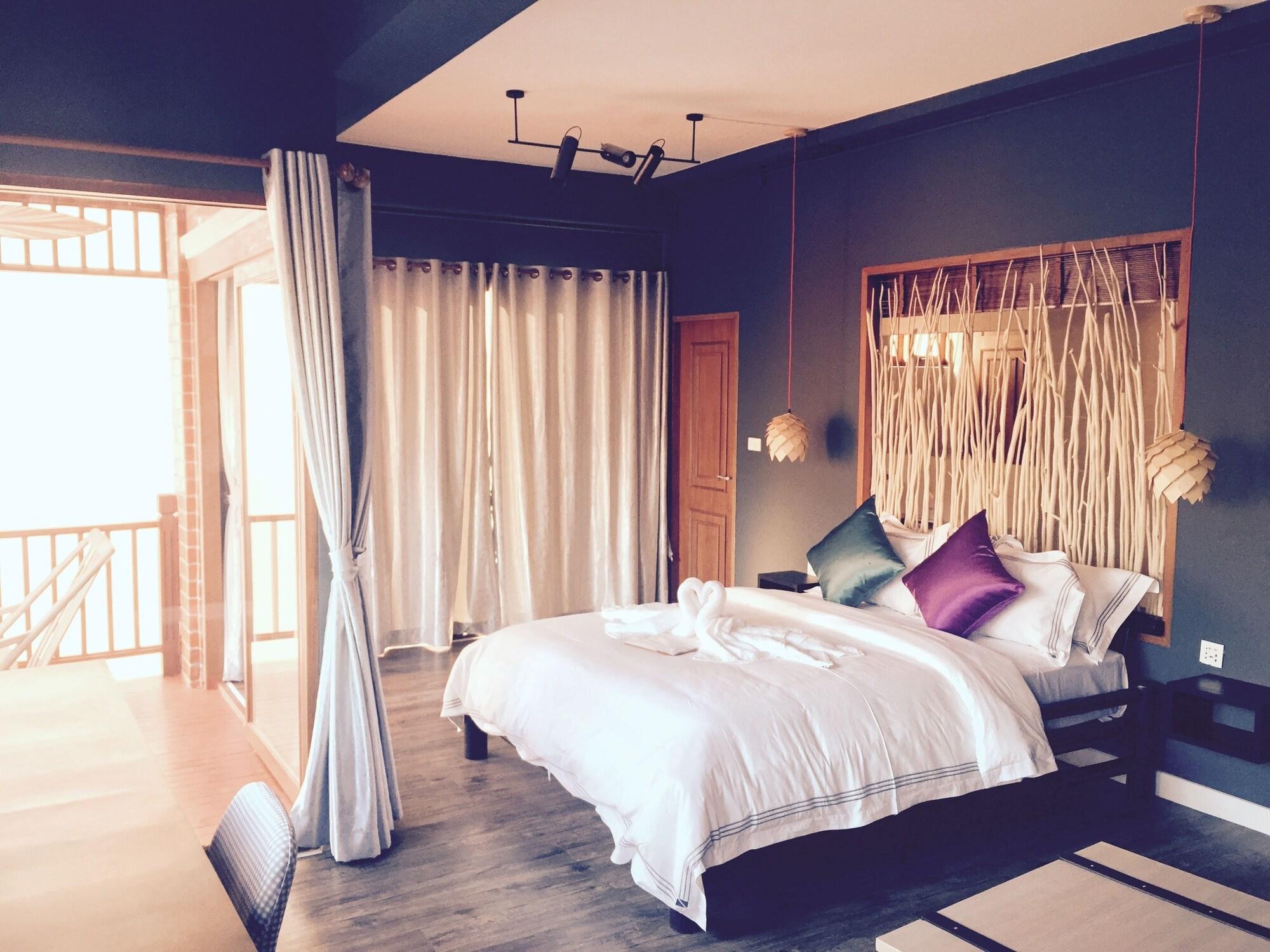 Joyful Thai Boutique Hotel Чиангмай Екстериор снимка