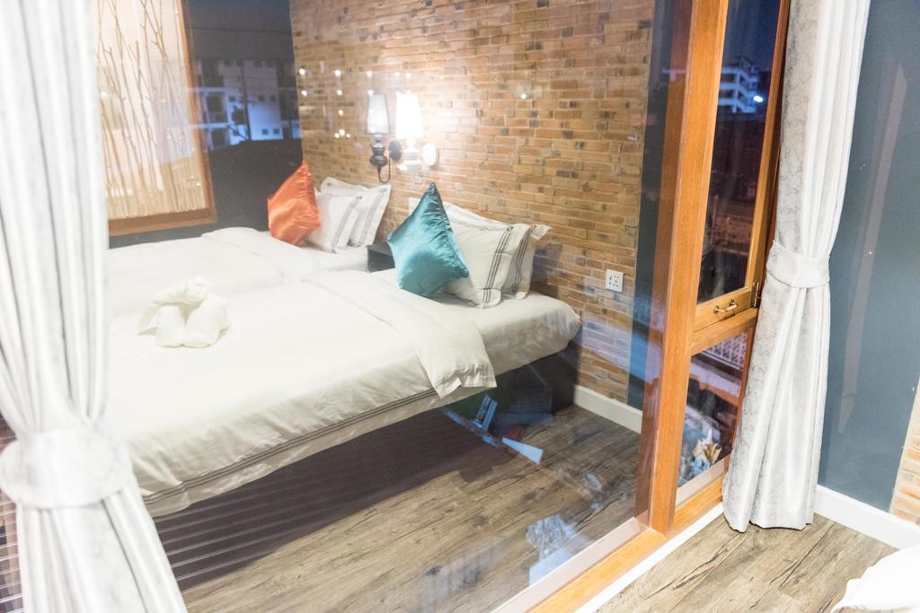 Joyful Thai Boutique Hotel Чиангмай Екстериор снимка