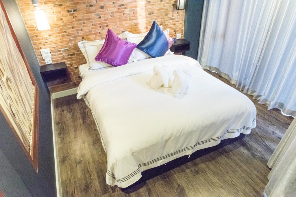 Joyful Thai Boutique Hotel Чиангмай Екстериор снимка